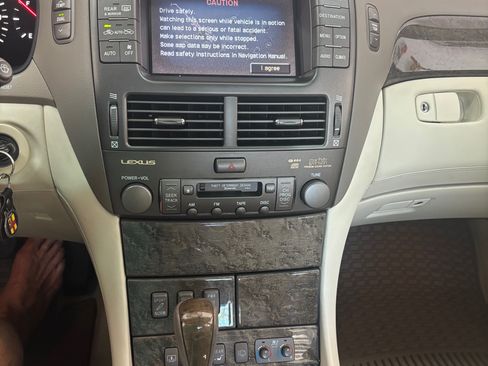 Used 2001 Lexus LS 430 image 9