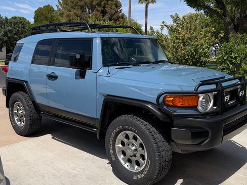 Used 2014 Toyota FJ Cruiser 4WD w/ Trail Teams Ultimate Edition image 1