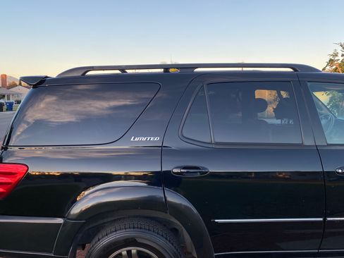 Used 2004 Toyota Sequoia Limited image 2