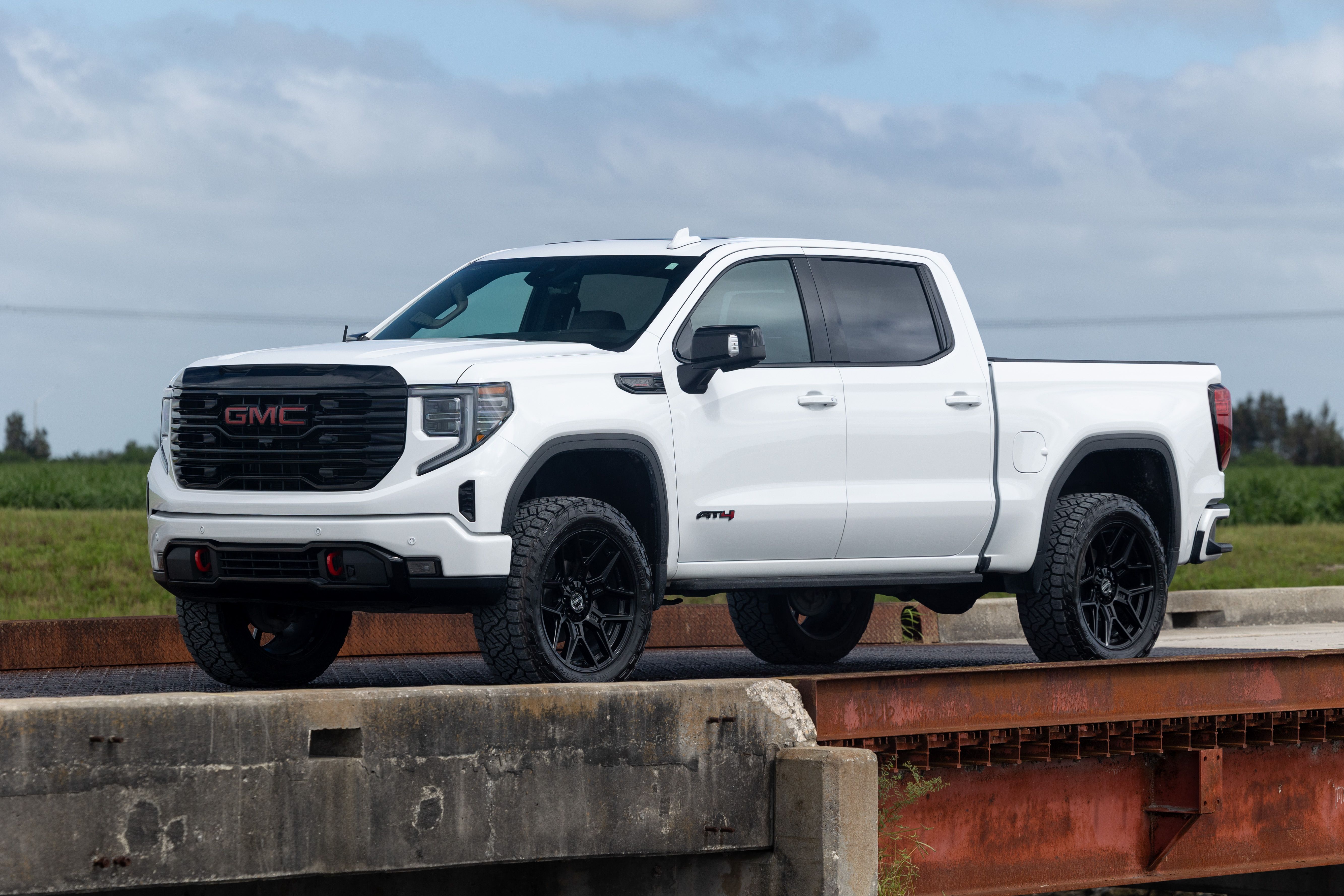 Used 2026 GMC Sierra 1500 AT4 w/ AT4 Premium Package AWD/4WD image 6