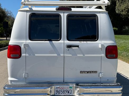 Used 2002 Dodge B2500 RWD image 4