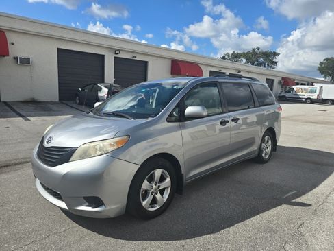 Used 2012 Toyota Sienna Minivan 4D image 1