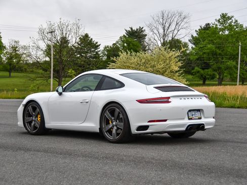 Used 2019 Porsche 911 Carrera T image 8