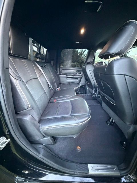 Used 2022 RAM 5500 4x4 Crew Cab image 9