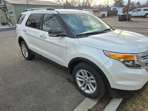 Used 2014 Ford Explorer XLT w/ Equipment Group 202A image 8