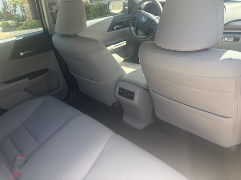 Used 2016 Honda Accord EX-L image 11