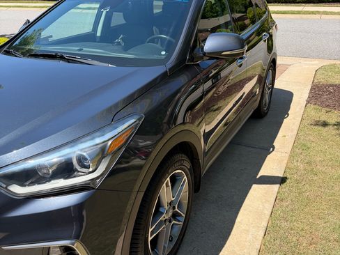 Used 2019 Hyundai Santa Fe XL FWD image 5