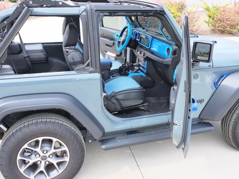 Used 2024 Jeep Wrangler Sport image 8