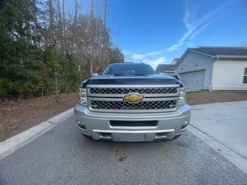 Used 2012 Chevrolet Silverado 2500 LTZ w/ LTZ Plus Package image 2