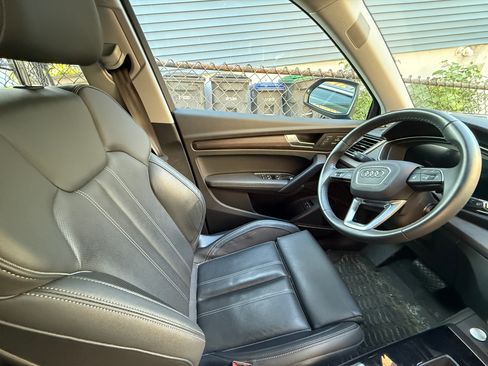 Used 2024 Audi Q5 e Prestige AWD/4WD image 9