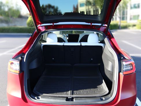 Used 2020 Tesla Model Y Performance image 13