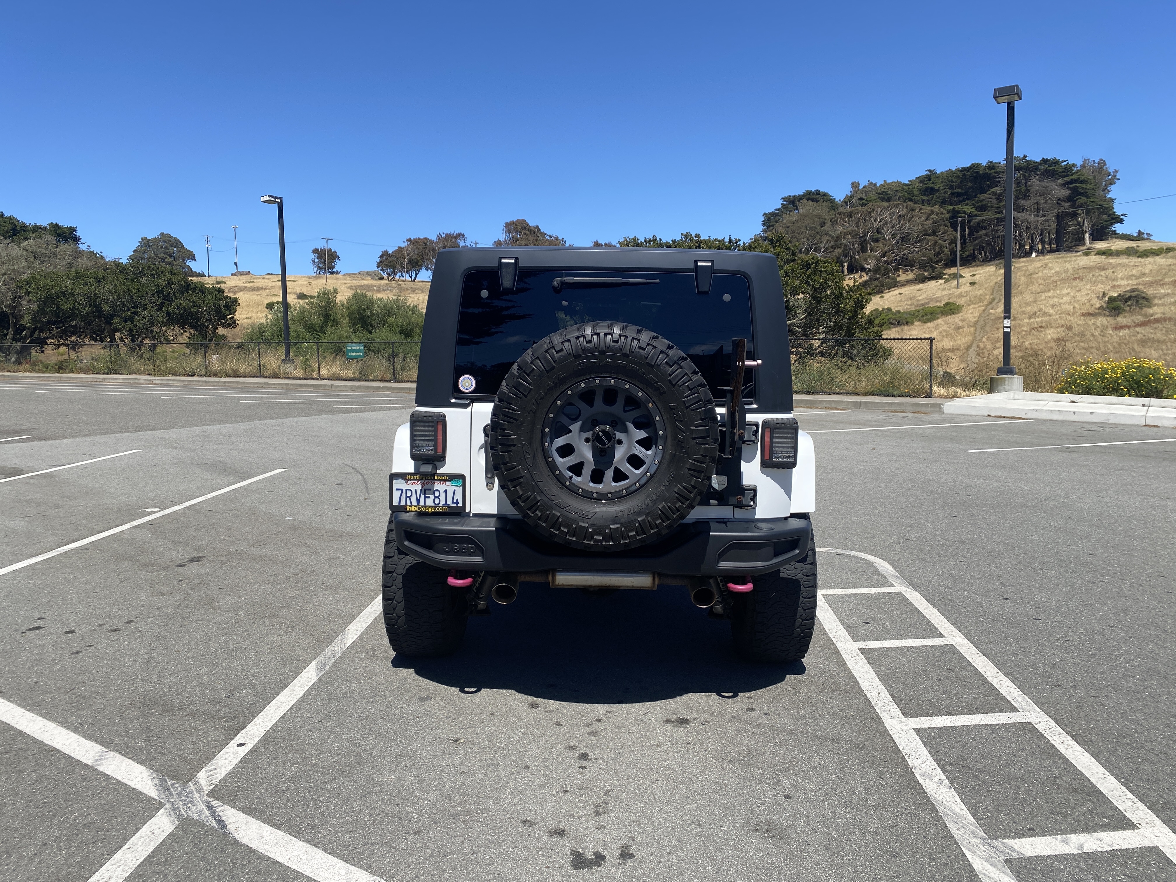 Used 2016 Jeep Wrangler Unlimited Rubicon w/ Connectivity Group AWD/4WD image 6