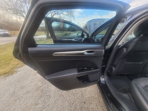 Used 2015 Ford Fusion Energi SE image 13