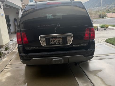 Used 2003 Lincoln Navigator Sport Utility 4D image 5