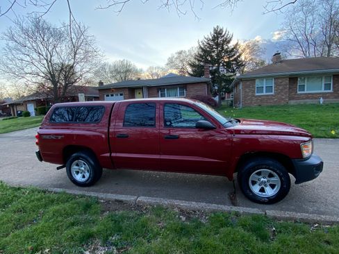 Used 2008 Dodge Dakota SXT image 16