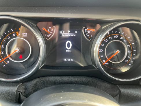 Used 2018 Jeep Wrangler Unlimited Sport S AWD/4WD image 15