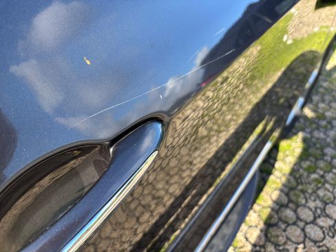 Used 2018 Chrysler Pacifica Touring-L image 9