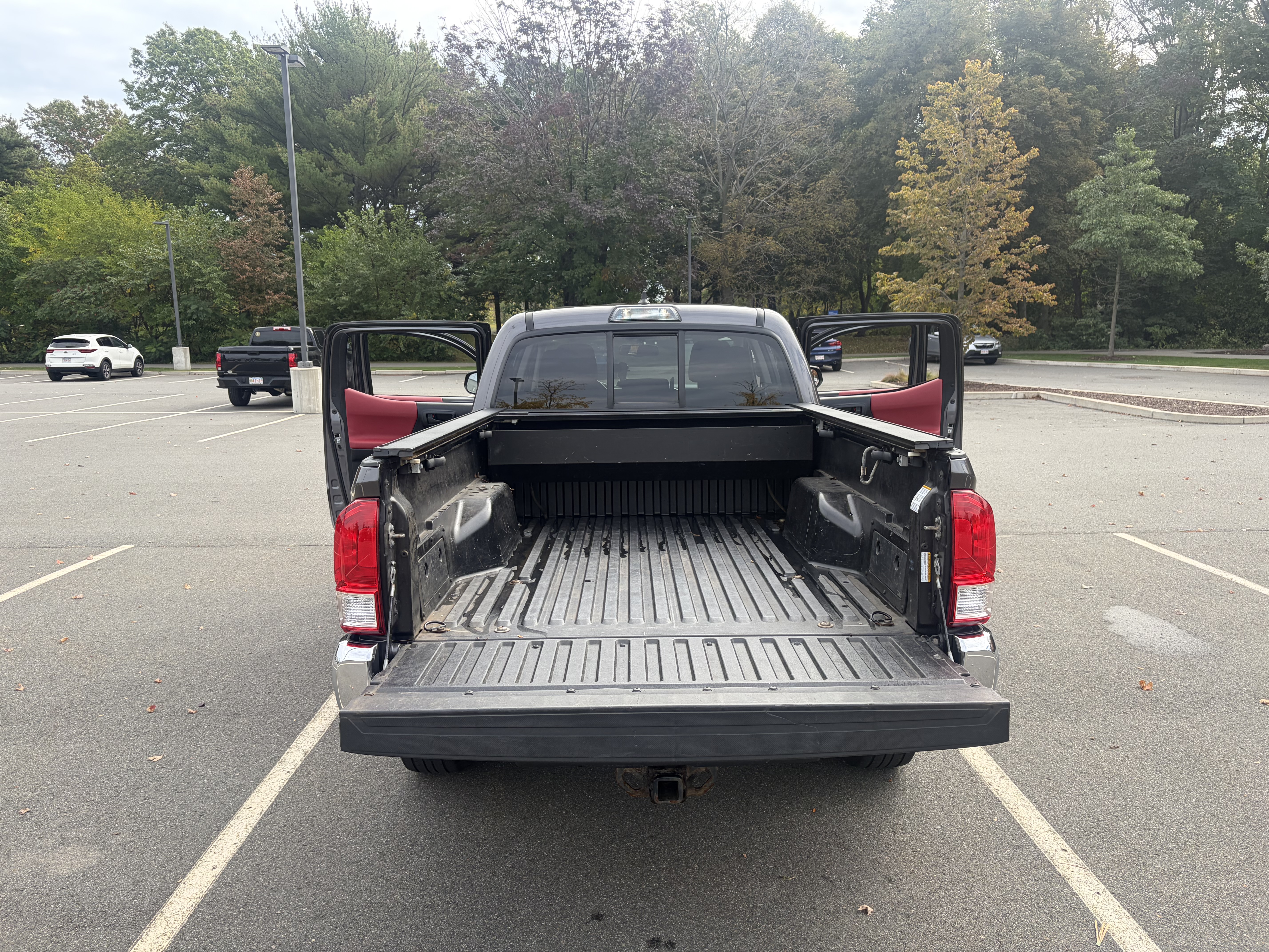 Used 2016 Toyota Tacoma SR5 w/ SR5 Appearance Package (SN) AWD/4WD image 6