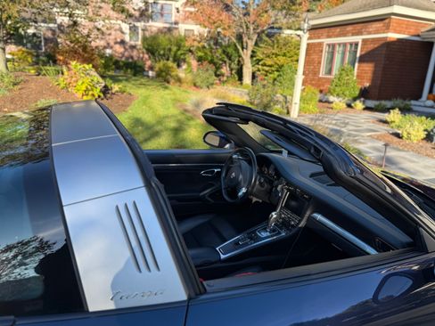 Used 2015 Porsche 911 Targa 4S image 10