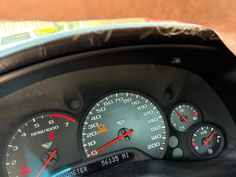 Used 1998 Chevrolet Corvette Coupe w/ Roof Pkg image 19