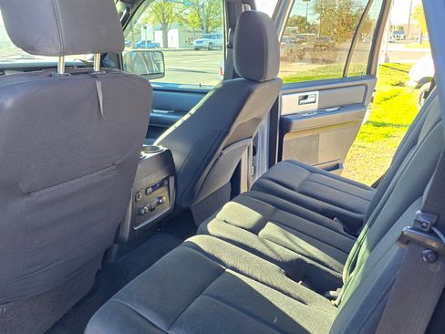 Used 2017 Ford Expedition XLT image 6