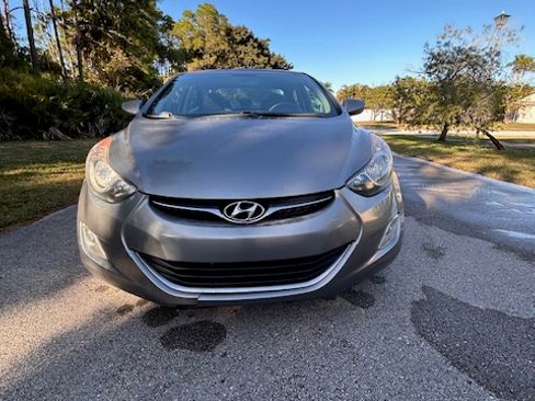 Used 2012 Hyundai Elantra GLS w/ Preferred Pkg 3 image 2