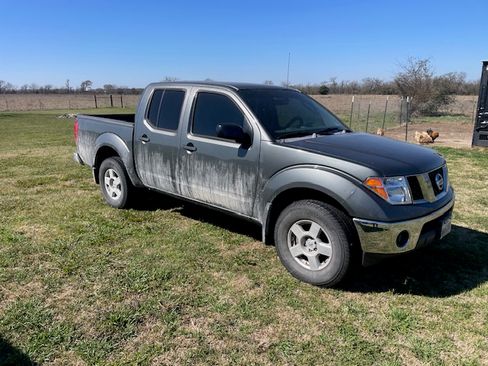 Used 2007 Nissan Frontier SE w/ SE Value Truck Pkg image 1