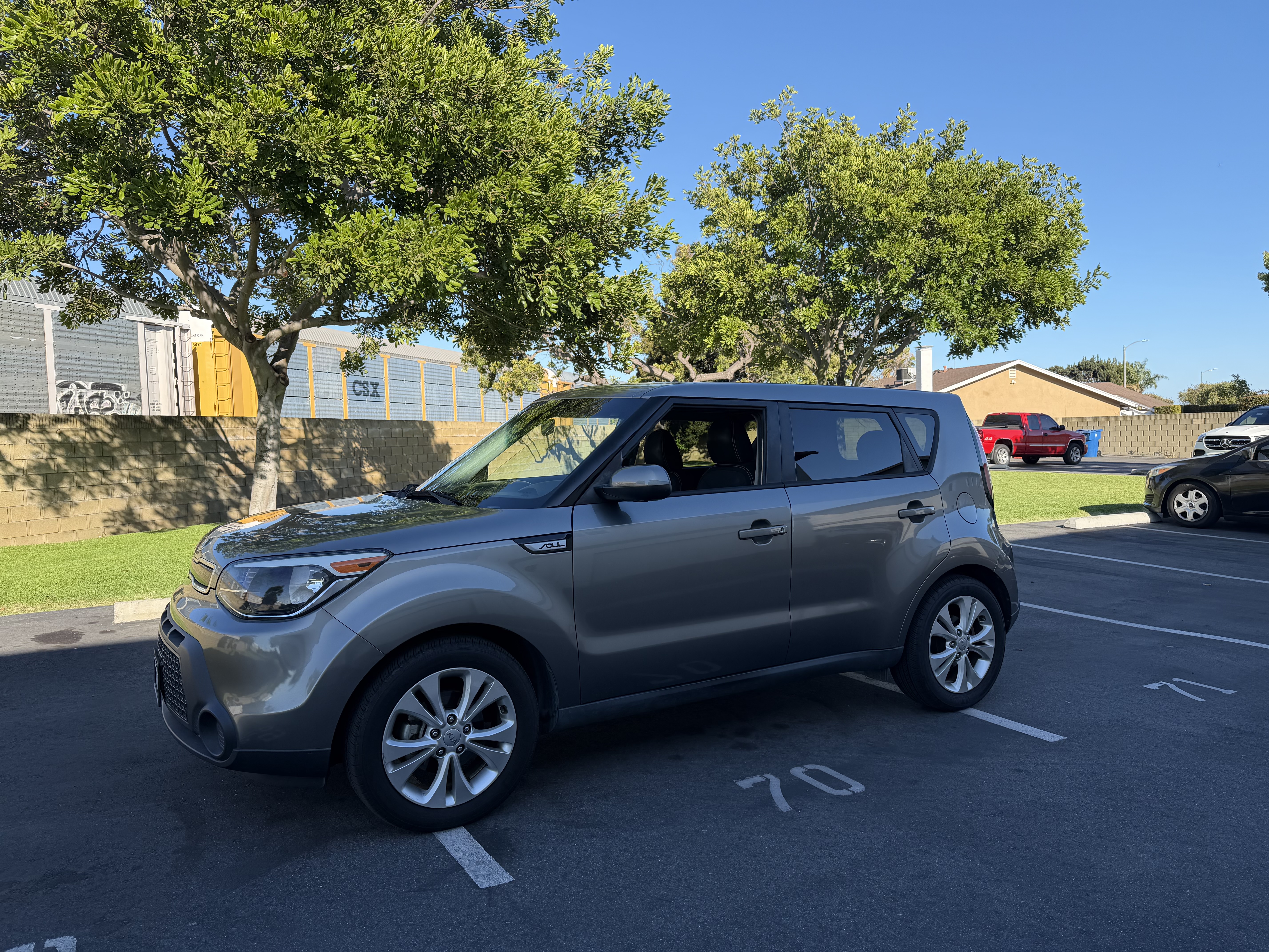 Used 2015 Kia Soul + FWD image 1
