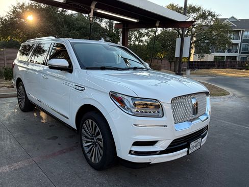 Used 2021 Lincoln Navigator L Reserve RWD image 2
