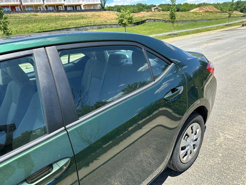 Used 2014 Toyota Corolla LE FWD image 18