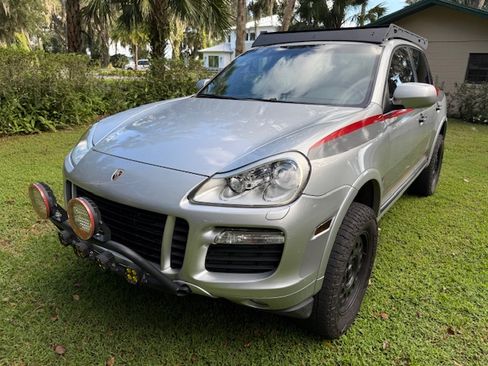 Used 2010 Porsche Cayenne GTS image 1