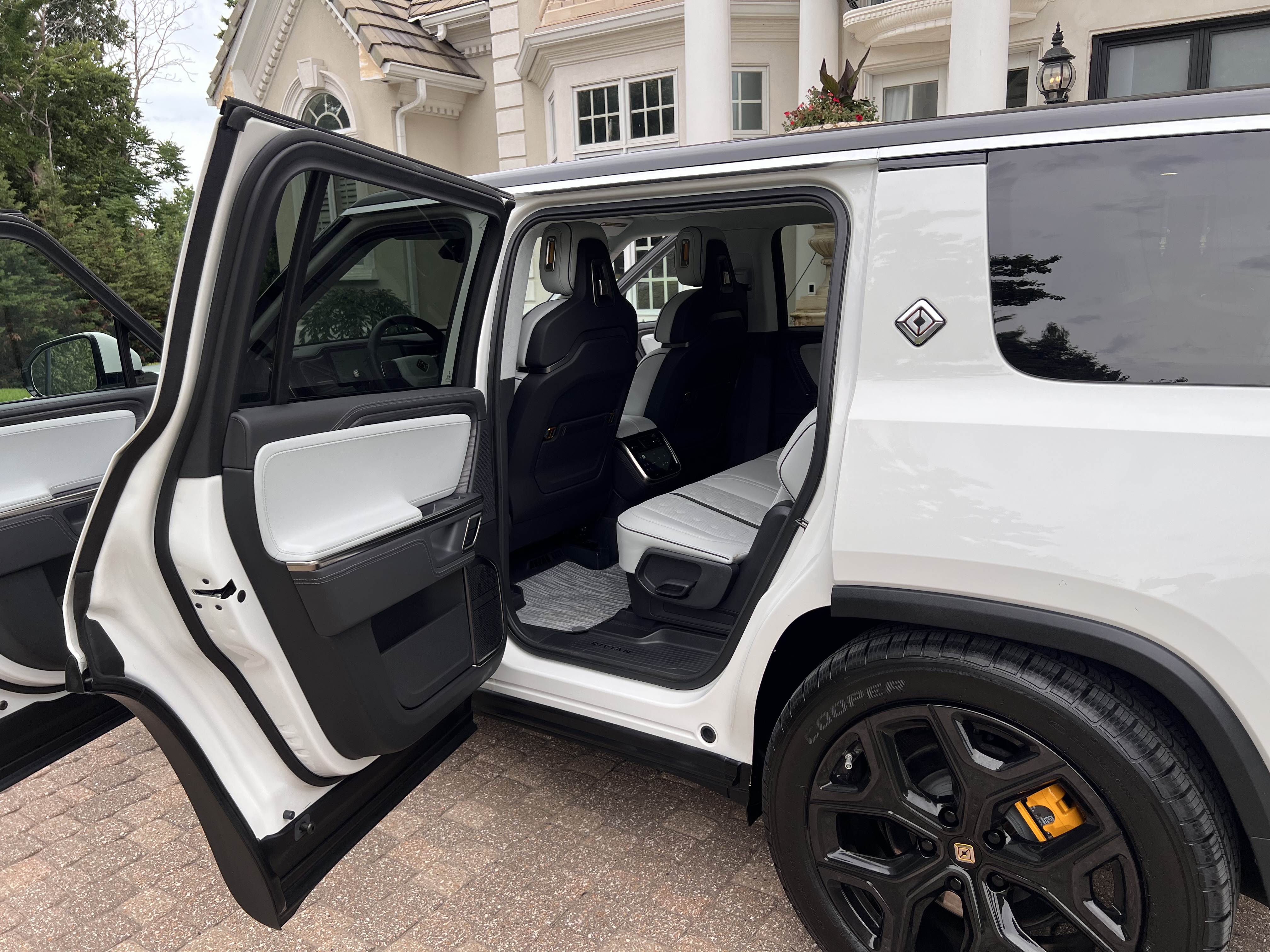 Used 2023 Rivian R1S Adventure Quad AWD/4WD image 5