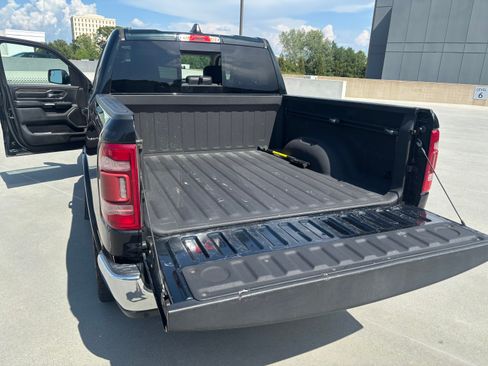 Used 2019 RAM 1500 Laramie AWD/4WD image 22