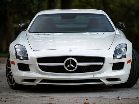 Used 2012 Mercedes-Benz SLS AMG Coupe image 8