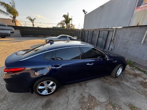 Used 2017 Kia Optima SX FWD image 5