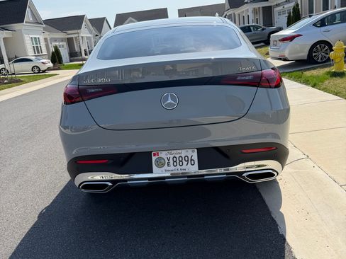 Used 2025 Mercedes-Benz GLC 300 4MATIC image 6