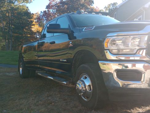 Used 2021 RAM 3500 Tradesman w/ Max Tow Package image 5