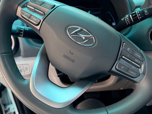 Used 2021 Hyundai Kona Limited image 12