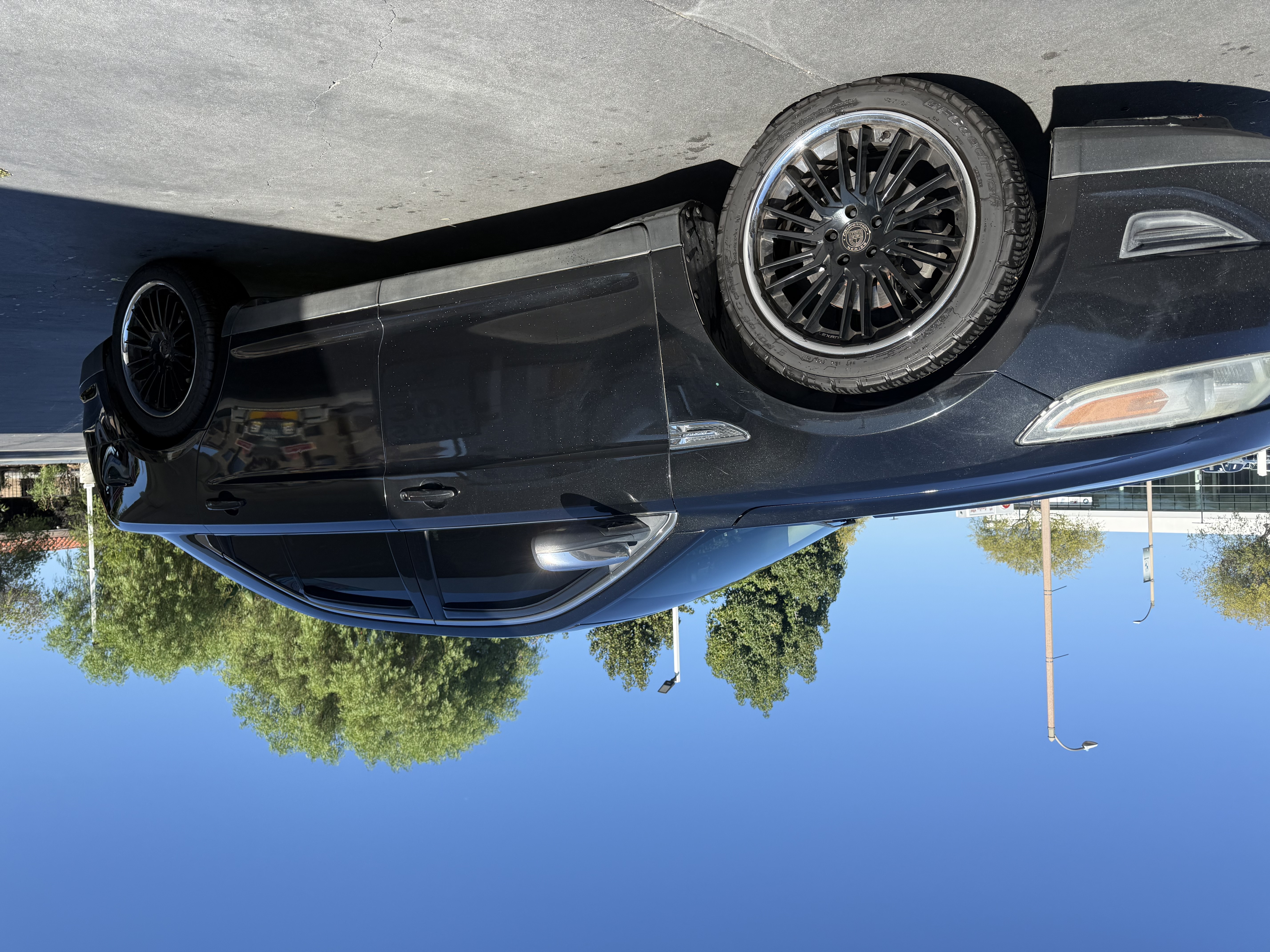 Used 2012 Ford Taurus Limited FWD image 1