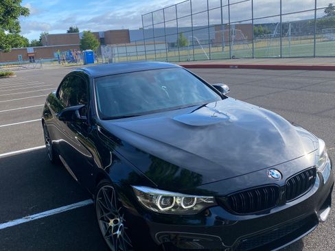 Used 2018 BMW M4 Convertible w/ Competition Package RWD image 2