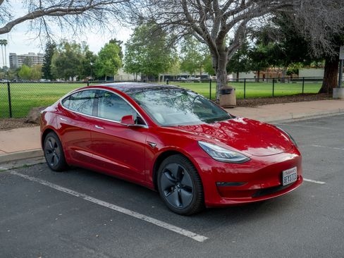 Used 2018 Tesla Model 3 Long Range image 6