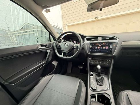 Used 2020 Volkswagen Tiguan SE image 6