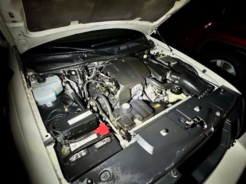 Used 2006 Lincoln Town Car Signature L image 5