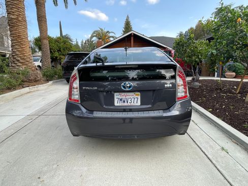 Used 2015 Toyota Prius Four image 10