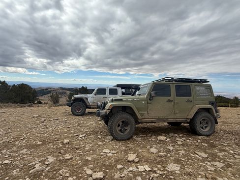 Used 2013 Jeep Wrangler Unlimited Rubicon w/ Connectivity Group image 25