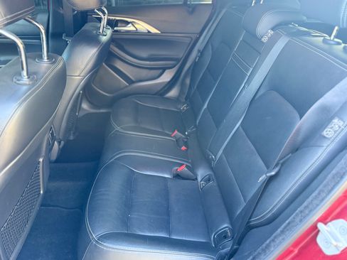 Used 2018 INFINITI QX30 image 15