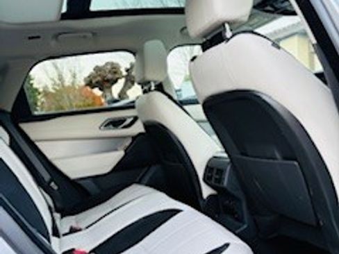 Used 2022 Land Rover Range Rover Velar R-Dynamic S image 6