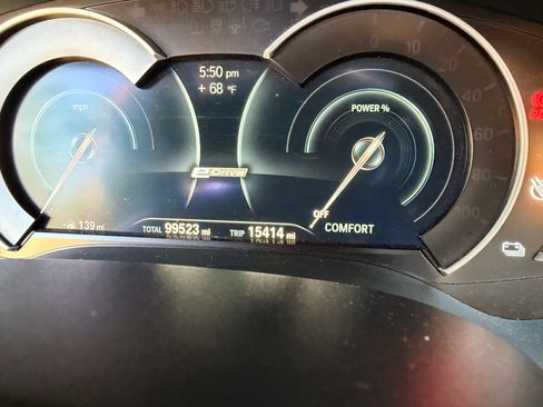 Used 2019 BMW 530e w/ Convenience Package image 5