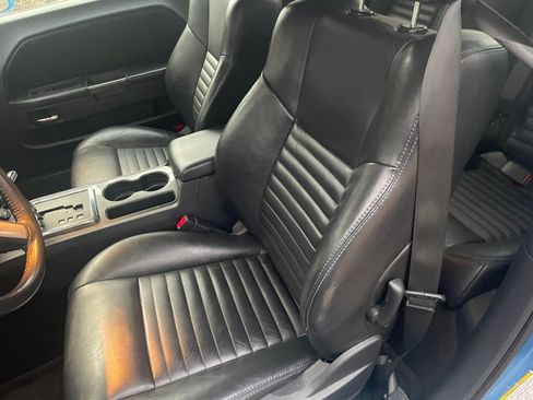 Used 2009 Dodge Challenger R/T image 10