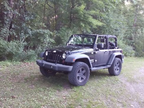 Used 2010 Jeep Wrangler Sport image 8